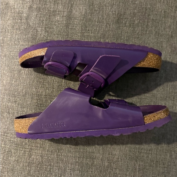 Birkenstock Purple Patent Big Buckle Sandals, Sz 39 - Picture 3 of 5